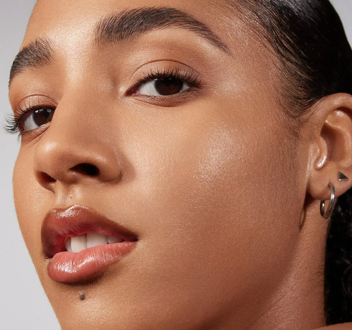 Lightform Extended Hydration Foundation